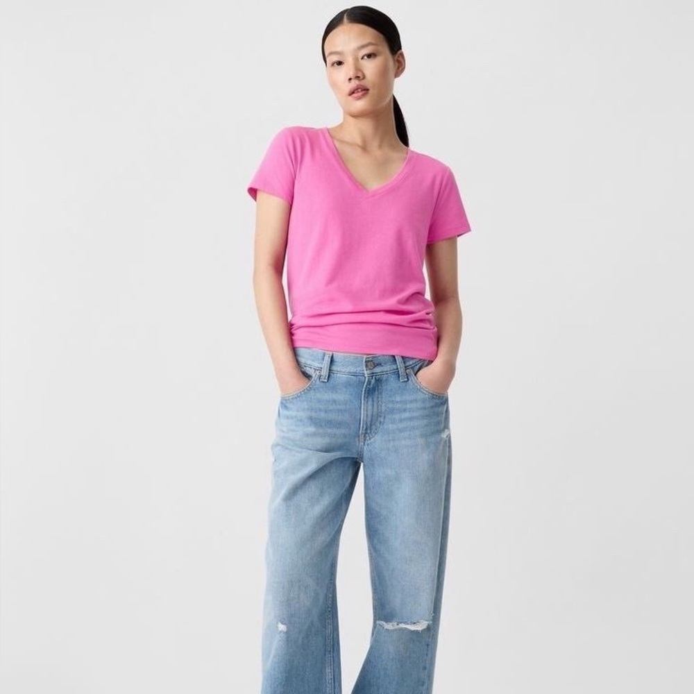 Favorite V-Neck T-Shirt - Happy Pink